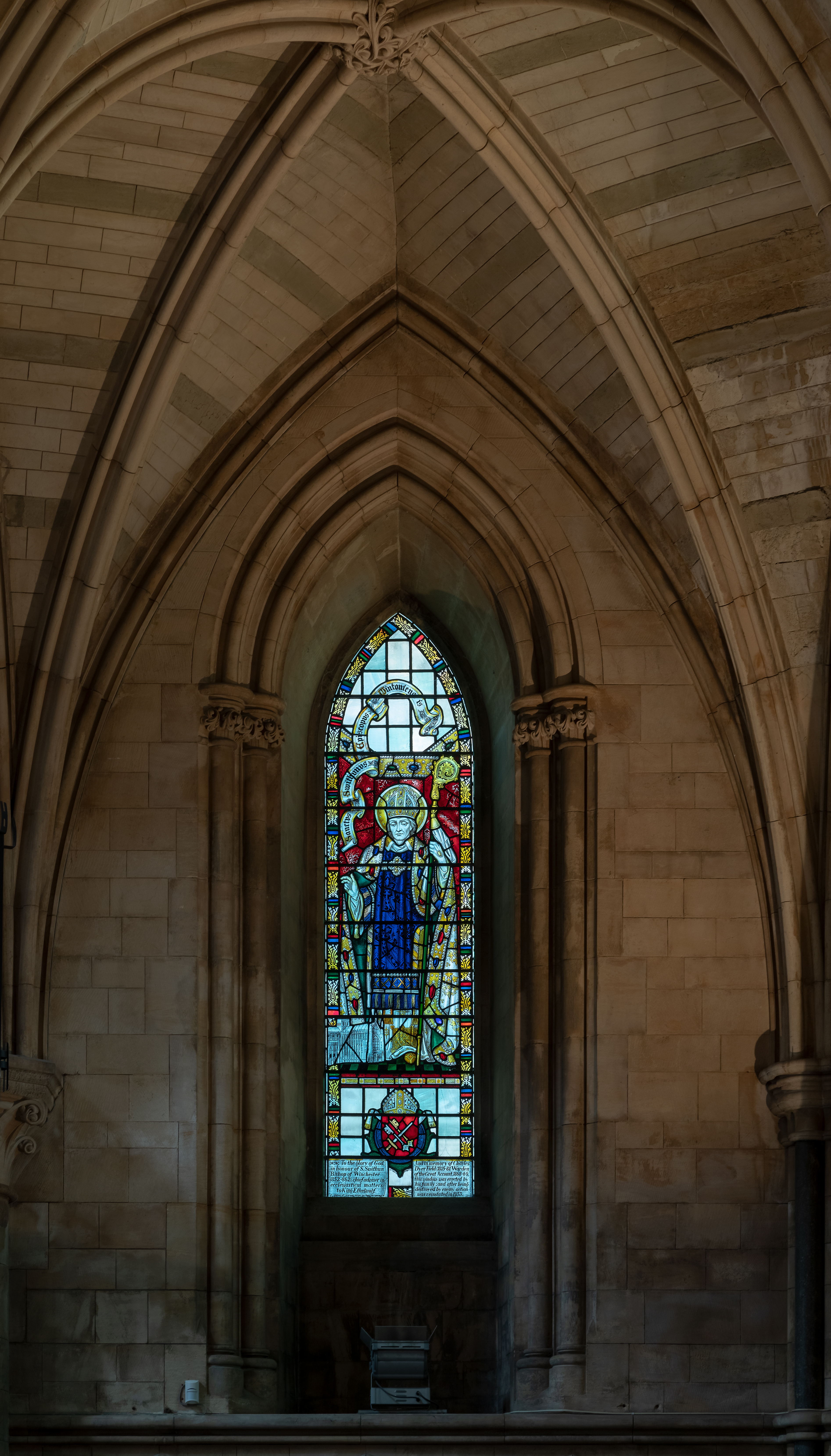 (c) Southwark Cathedral